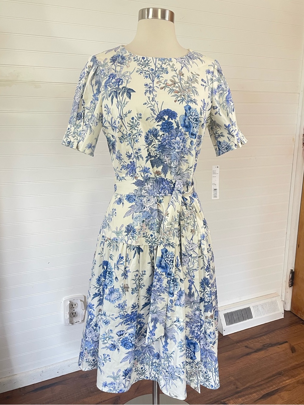 Antonio Melani Botanical Floral Print Puff Sleeve Jesse Midi Dress NEW Size 4